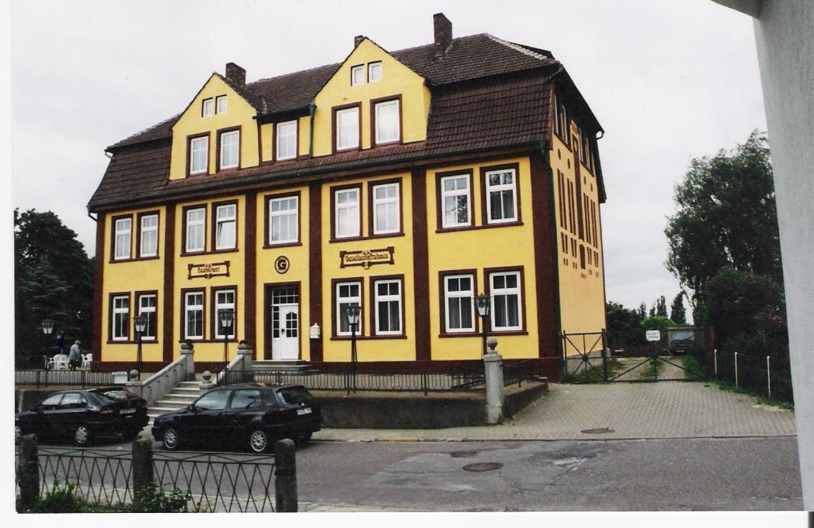 Hotel Gesellschaftshaus Bergen Auf Rugen
